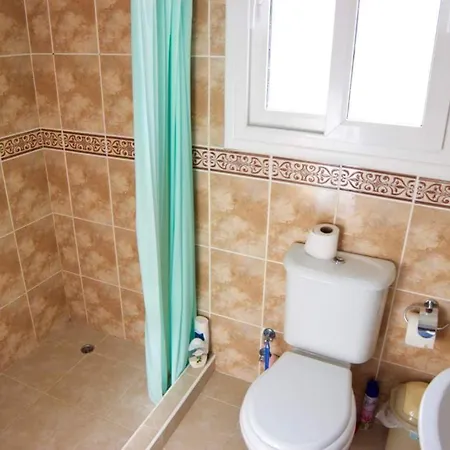 Larnaca Penthouse Δωμάτια σε οικογενειακή κατοικία Κερύνεια